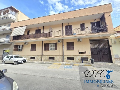 Foto Villa unifamiliare a Afragola di 740 m² con 14 locali in vendita