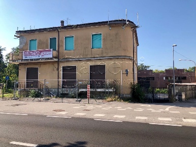 Foto Ufficio in Modena, Ferrara Via Modena di 2600 m² in vendita