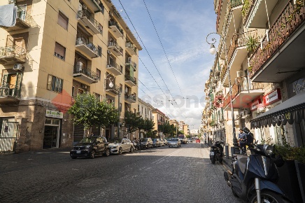 Foto Ufficio in Corso Garibaldi 162, Portici di 104 m² con 4 locali