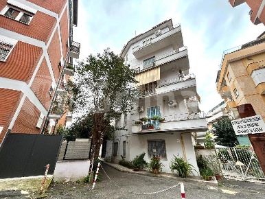 Foto Appartamento in Cardinale Massimi, Roma Boccea di 92 m² con 3 locali