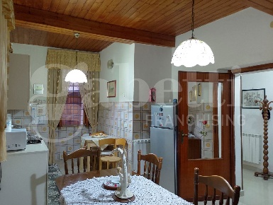 Foto Appartamento in Via Guglielmo Marconi 7, Sermoneta Centro di 250 m²