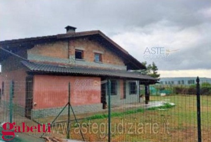 Foto Casa indipendente in Via Stura 18, Cherasco di 67 m² con 3 locali