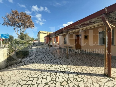 Foto Villa singola in Via SANTA MARIA GORETTI 180, Nettuno di 80 m²