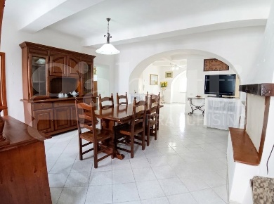 Foto Appartamento a Carrara Centro di 127 m² con 4 locali in vendita