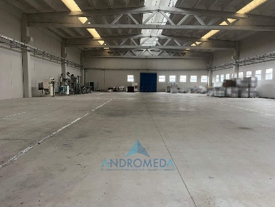 Foto Capannone industriale a San Salvatore Telesino di 1750 m² con 4 locali
