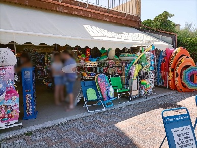 Foto Locale commerciale a Mondolfo di 50 m² con 2 locali in vendita