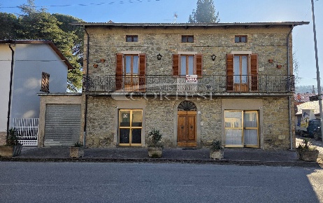 Foto Appartamento in Viale Giuseppe Parini, Umbertide di 250 m² in vendita