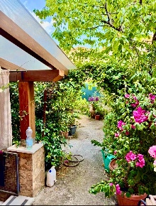 Foto Villa bifamiliare a Massa Centro di 80 m² con 3 locali in vendita