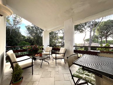 Foto Villa unifamiliare a Livorno Quercianella di 260 m² con 9 locali