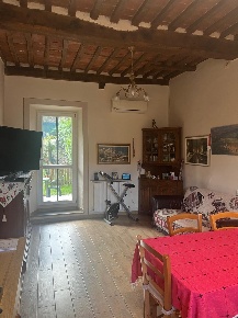 Foto Rustico a Lucca Verciano - Guamo di 104 m² con 6 locali in vendita