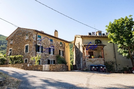 Foto Appartamento a Calci di 360 m² con 7 locali in vendita