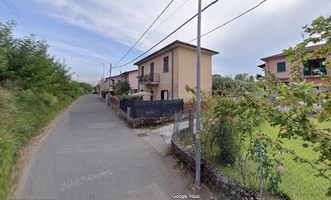 Foto Casa indipendente a Carrara Avenza di 150 m² con 11 locali in vendita