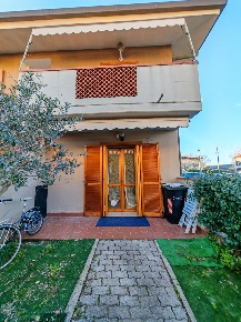 Foto Appartamento a Carrara Marina di Carrara di 43 m² con 2 locali