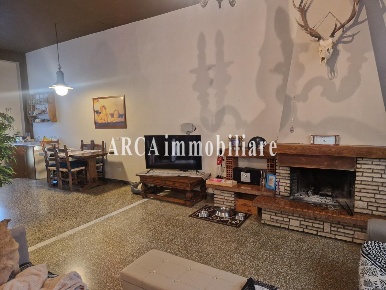 Foto Appartamento a Pietrasanta di 80 m² con 4 locali in vendita