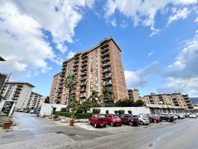 Foto Appartamento in Via bartolomeo berrettaro 10, Palermo di 120 m²