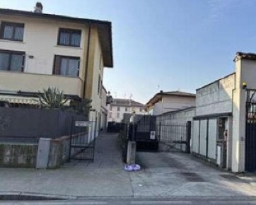 Foto Appartamento in Roma, Bagnolo Mella Centro di 132 m² con 6 locali