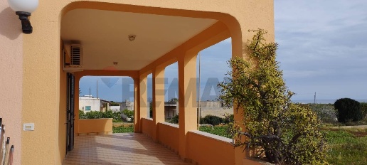 Foto Appartamento in VIA LITORANEA, Salve Centro di 80 m² con 2 locali