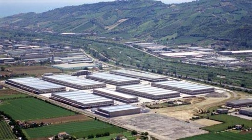 Foto Magazzino in Centobuchi, Monteprandone Via Del Lavoro di 300 m²