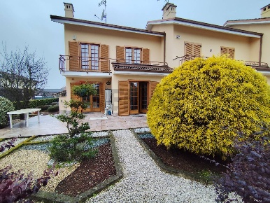 Foto Villa a schiera in Via Cardinal Amedeo delle Lanze 15, Montanaro