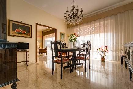 Foto Appartamento in Corso Calatafimi 202, Palermo di 182 m² con 6 locali