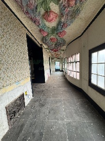 Foto Locale commerciale a Palma Campania Centro di 250 m² con 1 locali