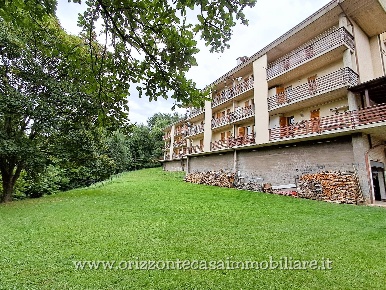 Foto Appartamento a Ascoli Piceno di 154 m² con 10 locali in vendita
