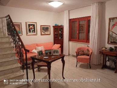 Foto Villa a schiera a Folignano La Pigna Pigna Bassa di 380 m² in vendita