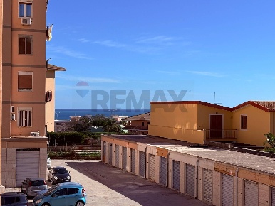 Foto Appartamento in Via Monteforte 44, Siracusa Mazzarrona di 131 m²