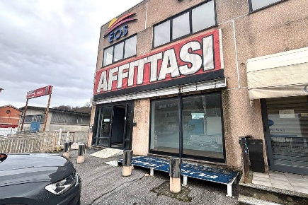 Foto Capannone industriale in Via Guglielmo Marconi 118, Savignone