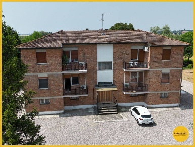 Foto Appartamento in via canale della botte 21, Molinella di 125 m²