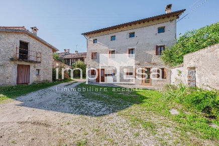Foto Casa indipendente in Via Cavallotto, Miane Campea di 200 m² in vendita