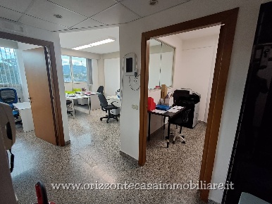 Foto Ufficio a Ascoli Piceno di 50 m² con 3 locali in affitto