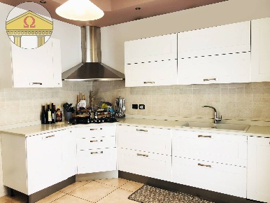 Foto Villa unifamiliare a Ponzano Veneto di 450 m² con 10 locali in vendita