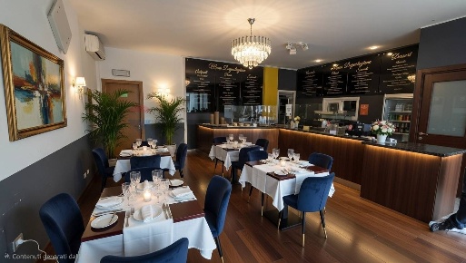 Foto Locale commerciale in Le Curbusier 44, Ravenna Alberti - Galilei