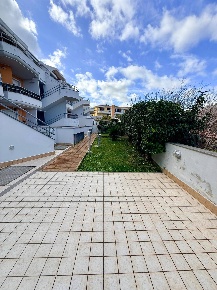 Foto Appartamento in via Volta, Valledoria Codaruina di 75 m² con 3 locali