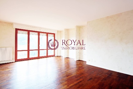 Foto Appartamento in Via Giuseppe Pietri, Livorno di 170 m² con 5 locali