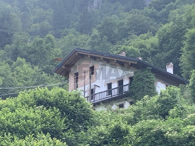 Foto Casa indipendente in Pian della Chiesa, Seren del Grappa di 160 m²