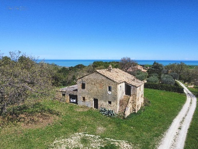 Foto Rustico in CONTRADA SANT'EGIDIO SNC, Cupra Marittima di 240 m²