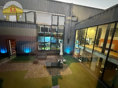 Foto Negozio a Villorba di 1500 m² con 10 locali in vendita