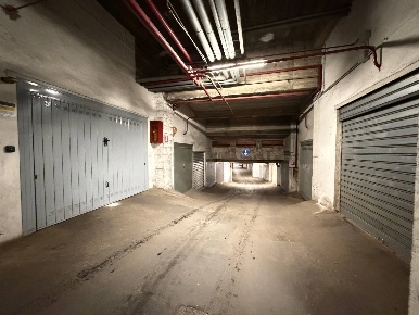 Foto Posti auto in Via Capri, Genova Oregina di 15 m² con 1 locali