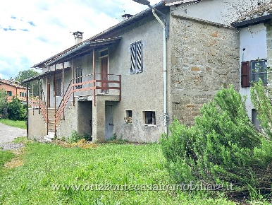 Foto Rustico in FRAZIONE COLLINA, Ascoli Piceno di 400 m² con 15 locali