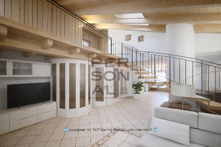 Foto Casa indipendente a Aldeno di 270 m² con 10 locali in vendita