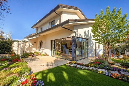 Foto Case semi ndipendenti in via Donati, Forte dei Marmi Vittoria Apuana