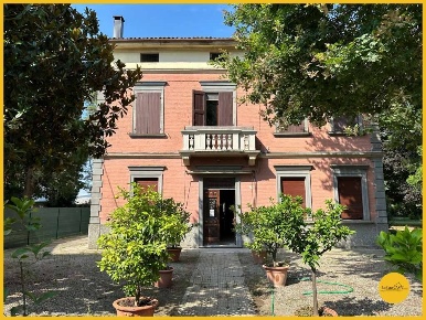 Foto Casa indipendente in via Casoni 25, Budrio di 800 m² con 10 locali
