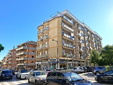 Foto Appartamento a Ascoli Piceno di 112 m² con 6 locali in vendita