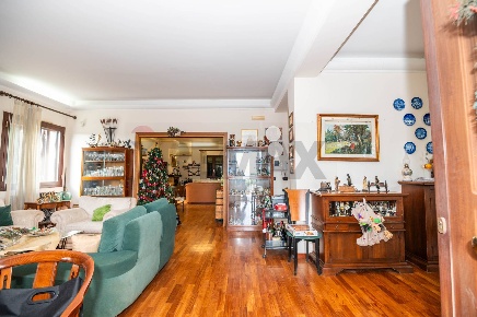 Foto Villa unifamiliare in traversa gebbiazza 13, Siracusa di 240 m²