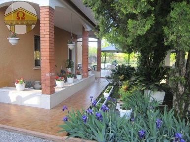 Foto Villa unifamiliare a Paese di 170 m² con 6 locali in vendita