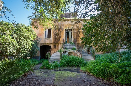 Foto Villa unifamiliare in Via Firenze 17, Aci Castello Centro di 400 m²