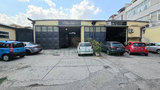 Foto Capannone industriale in Via Nazionale Appia, Casapulla di 360 m²