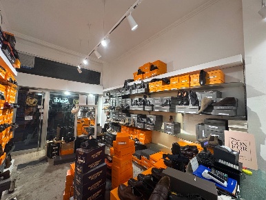 Foto Negozio in Corso Di Porta Vittoria, Milano Guastalla di 40 m²